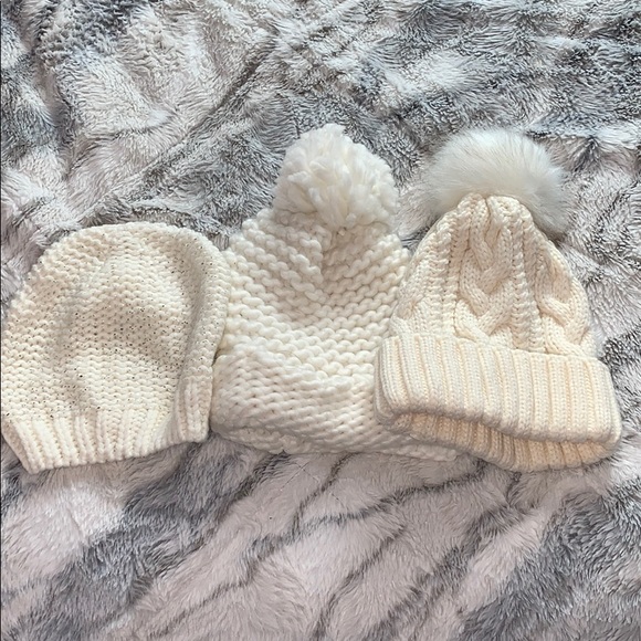 Accessories - Set of 3 white beanies